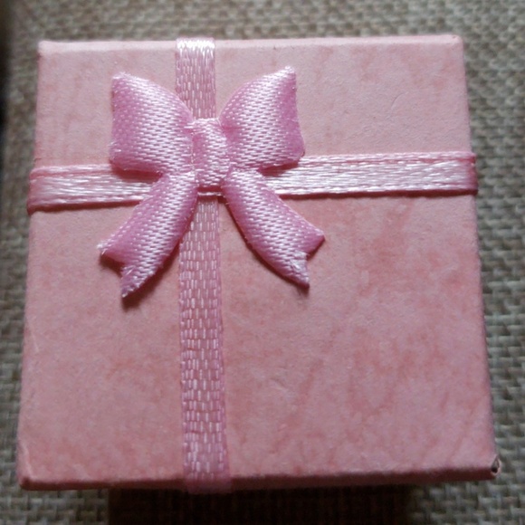 New Gold Plated ,Red Crystal ring size 8 - Picture 8 of 8